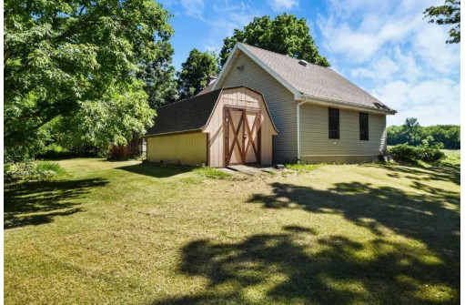 N1057 Olson Rd, Edgerton, WI 53534