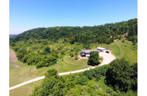 31498 Jaquish Hollow Rd, Richland Center, WI 53581