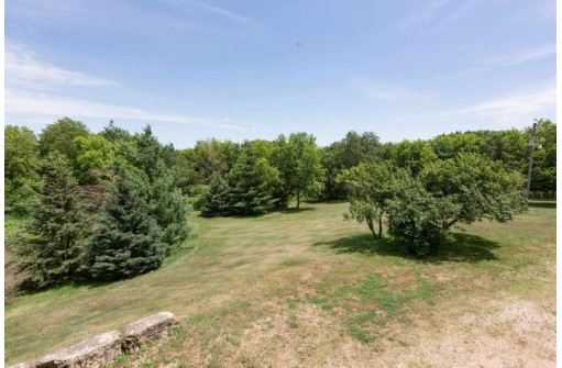 8142 Hilldale Rd, Cuba City, WI 53807