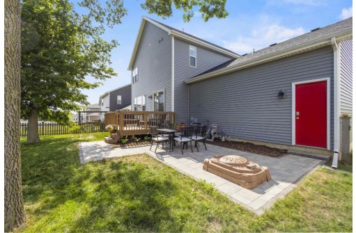 6008 Saturn Dr, Madison, WI 53718