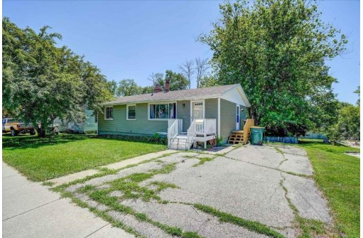 1013 W Fulton St, Edgerton, WI 53534