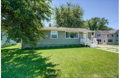 1013 W Fulton St, Edgerton, WI 53534