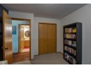 2906 Wentworth Dr, Madison, WI 53719