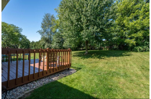 2906 Wentworth Dr, Madison, WI 53719