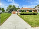 1013 Macarthur Dr, Beaver Dam, WI 53916