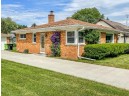 1013 Macarthur Dr, Beaver Dam, WI 53916