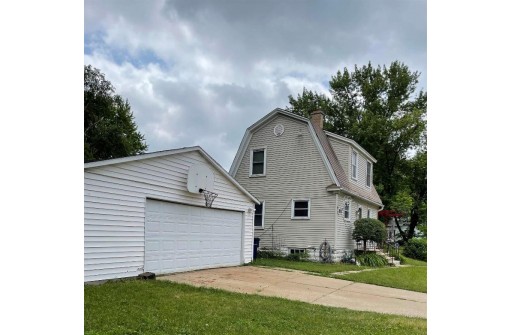 1401 Clark St, Janesville, WI 53545