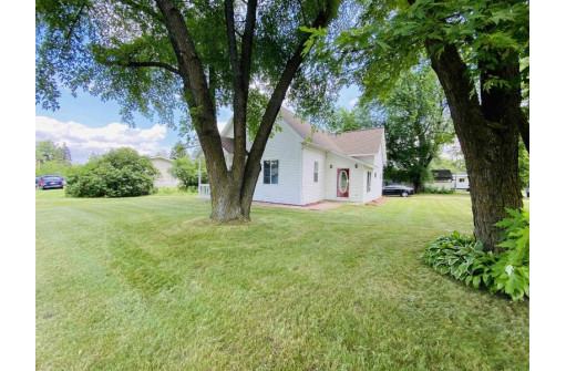 237 N Wisconsin St, Lyndon Station, WI 53944