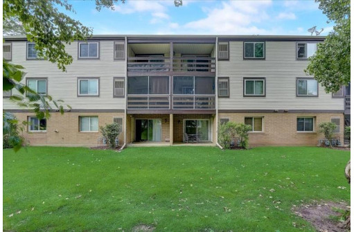 25 Creekside Way 37, Madison, WI 53717