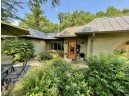 2926 W Brookview Ct, Janesville, WI 53548