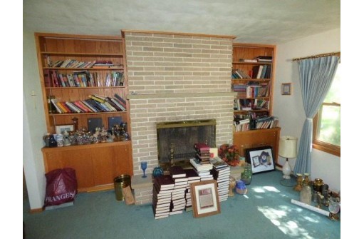 230 N Willard Ave, Janesville, WI 53548-3364