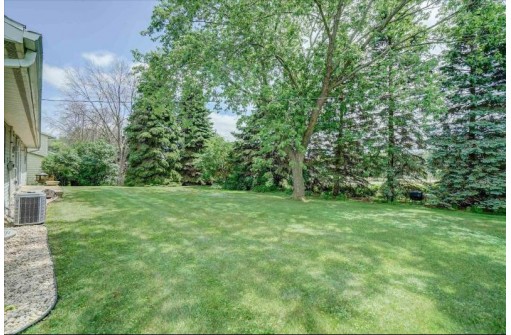 147 Tower Dr, Sun Prairie, WI 53590