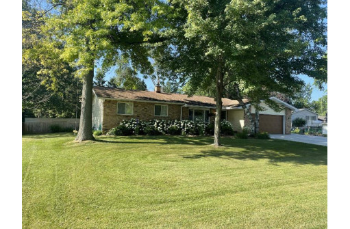 3571 Schutte Dr, McFarland, WI 53558