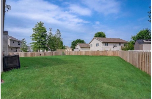 668 Grandview Dr, Sun Prairie, WI 53590