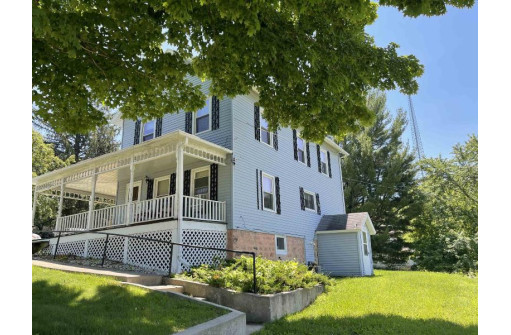 206 South St, Cazenovia, WI 53924