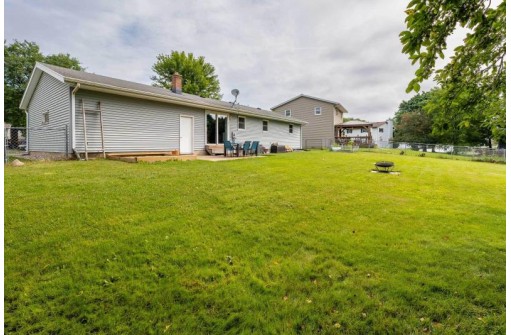 1419 Linnerud Rd, Sun Prairie, WI 53590