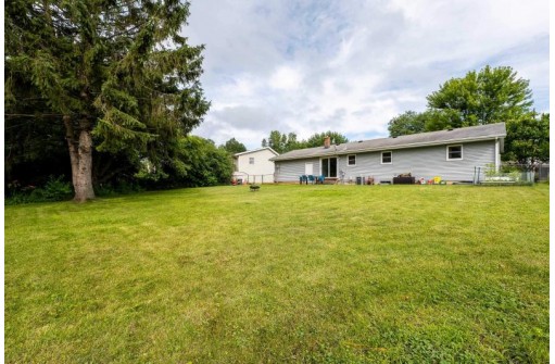 1419 Linnerud Rd, Sun Prairie, WI 53590