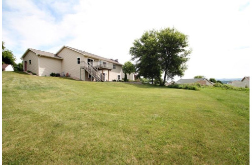 648 Parkside Ave, Baraboo, WI 53913