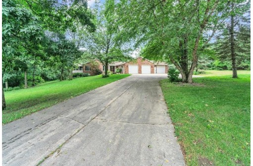 4947 N Orchard View Dr, Janesville, WI 53545