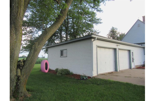 8935 Faymont Rd, Argyle, WI 53504