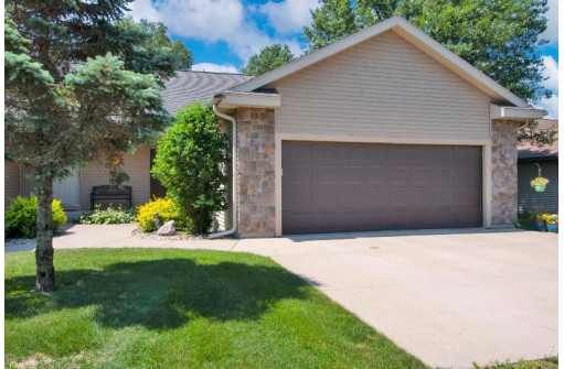 389 Cog Hill Ct 5, Nekoosa, WI 54457