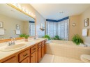 5387 Mariners Cove Dr 313, Madison, WI 53704