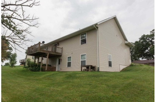 220 White St, Benton, WI 53803