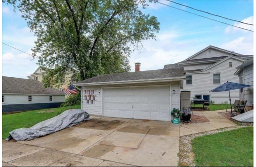 1002 13th St, Brodhead, WI 53520