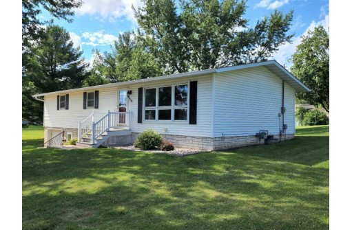 454 E Hickory St, Lancaster, WI 53813