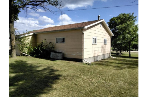 423 S Clinton St, Princeton, WI 54968