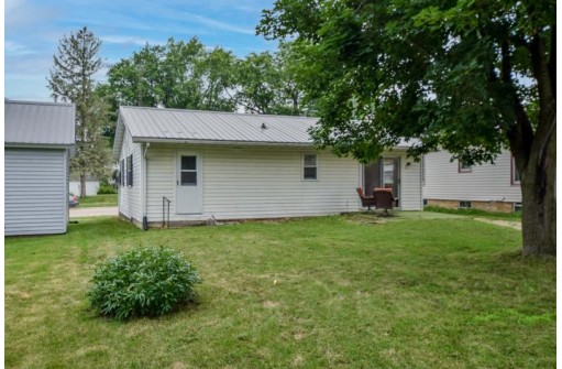 211 S State St, Argyle, WI 53504