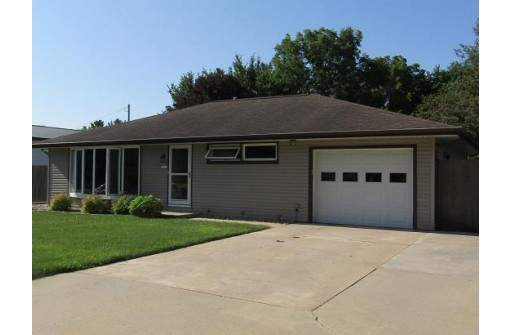 1015 Harris St, Princeton, WI 54968