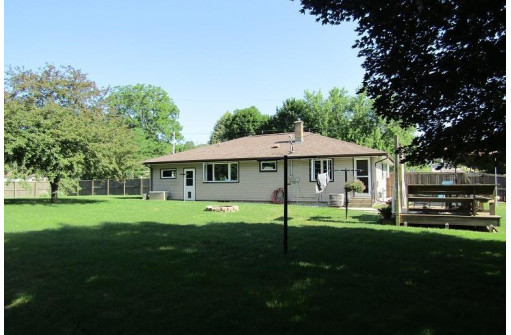 1015 Harris St, Princeton, WI 54968