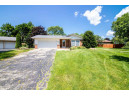 816 Macarthur Dr, Beaver Dam, WI 53916