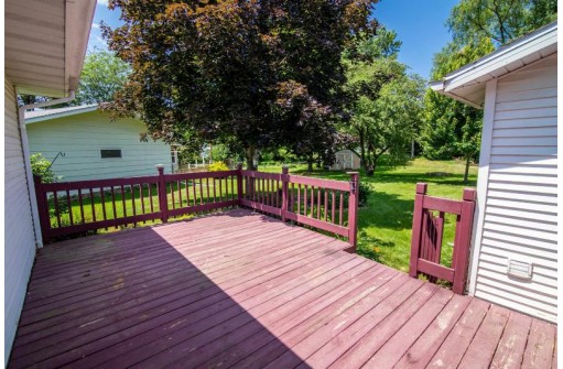 816 Macarthur Dr, Beaver Dam, WI 53916