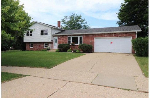 413 N Grant Ave, Janesville, WI 53546