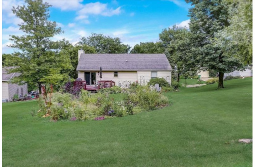 340 Shenandoah Way, Mount Horeb, WI 53572