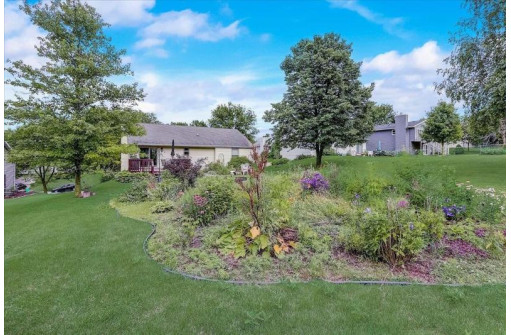 340 Shenandoah Way, Mount Horeb, WI 53572