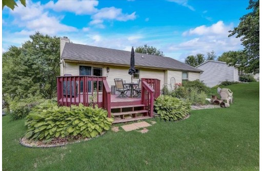 340 Shenandoah Way, Mount Horeb, WI 53572