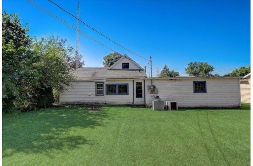 227 W Albert St, Portage, WI 53901