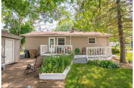 22 Garnet Ln, Madison, WI 53714