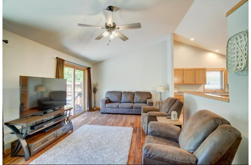 114 Weybridge Dr, Sun Prairie, WI 53590