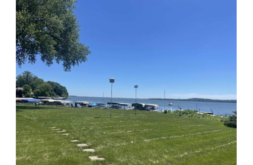 2849 Century Harbor Dr 3, Middleton, WI 53562-1825