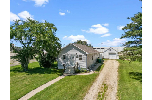 1116 W Fulton St, Edgerton, WI 53534