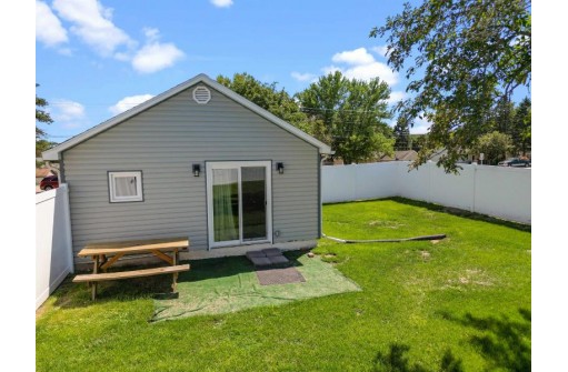 1116 W Fulton St, Edgerton, WI 53534