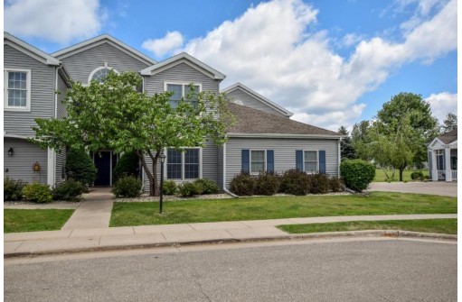 3413 S Stone Creek Cir 10, Madison, WI 53719