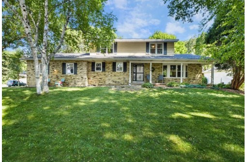 1526 Comanche Glen, Madison, WI 53704