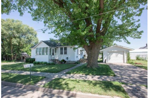 219 W Mckinley St, Cuba City, WI 53807