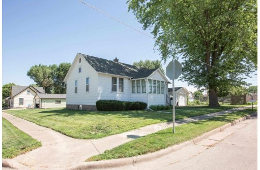 219 W Mckinley St, Cuba City, WI 53807