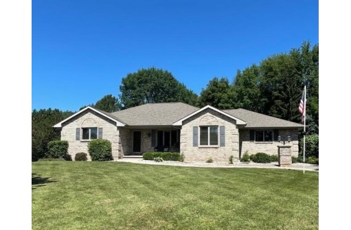 N4295 Oak Ln, Kaukauna, WI 54130